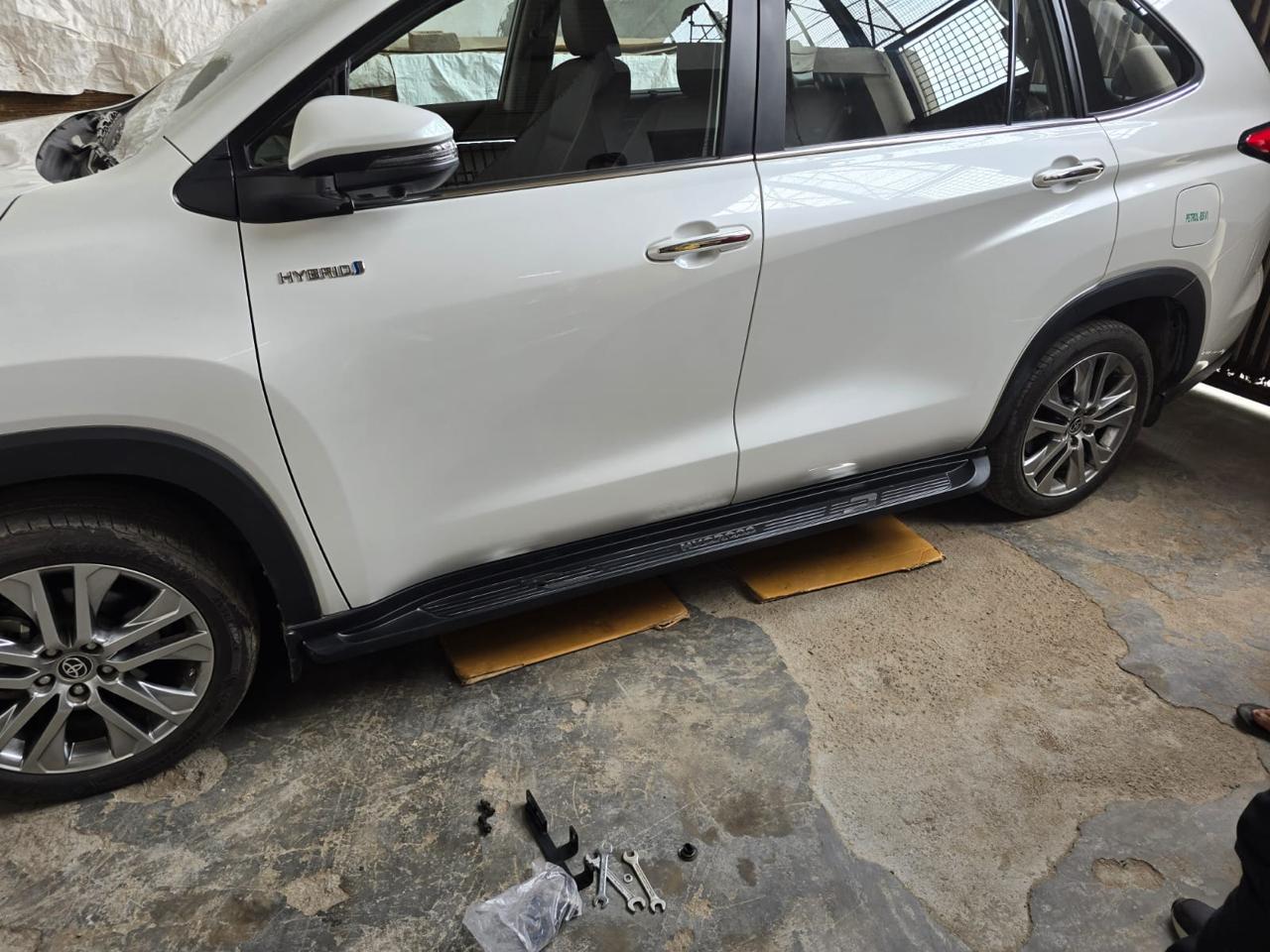 Old Innova Side Step ABS Side Foot Step Compatible With Toyota Innova Hycross, Set Of 2 ...